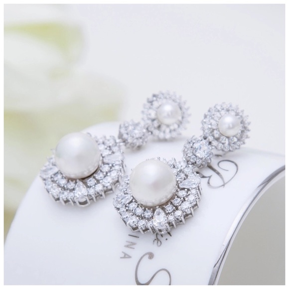 💕 Swarovski Crystals The Imala Pearl Earrings - Picture 3 of 6